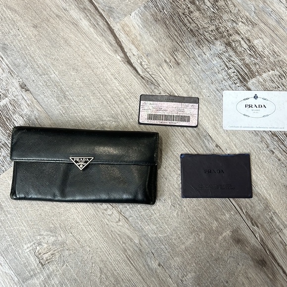 Prada Wallet - Picture 4 of 10